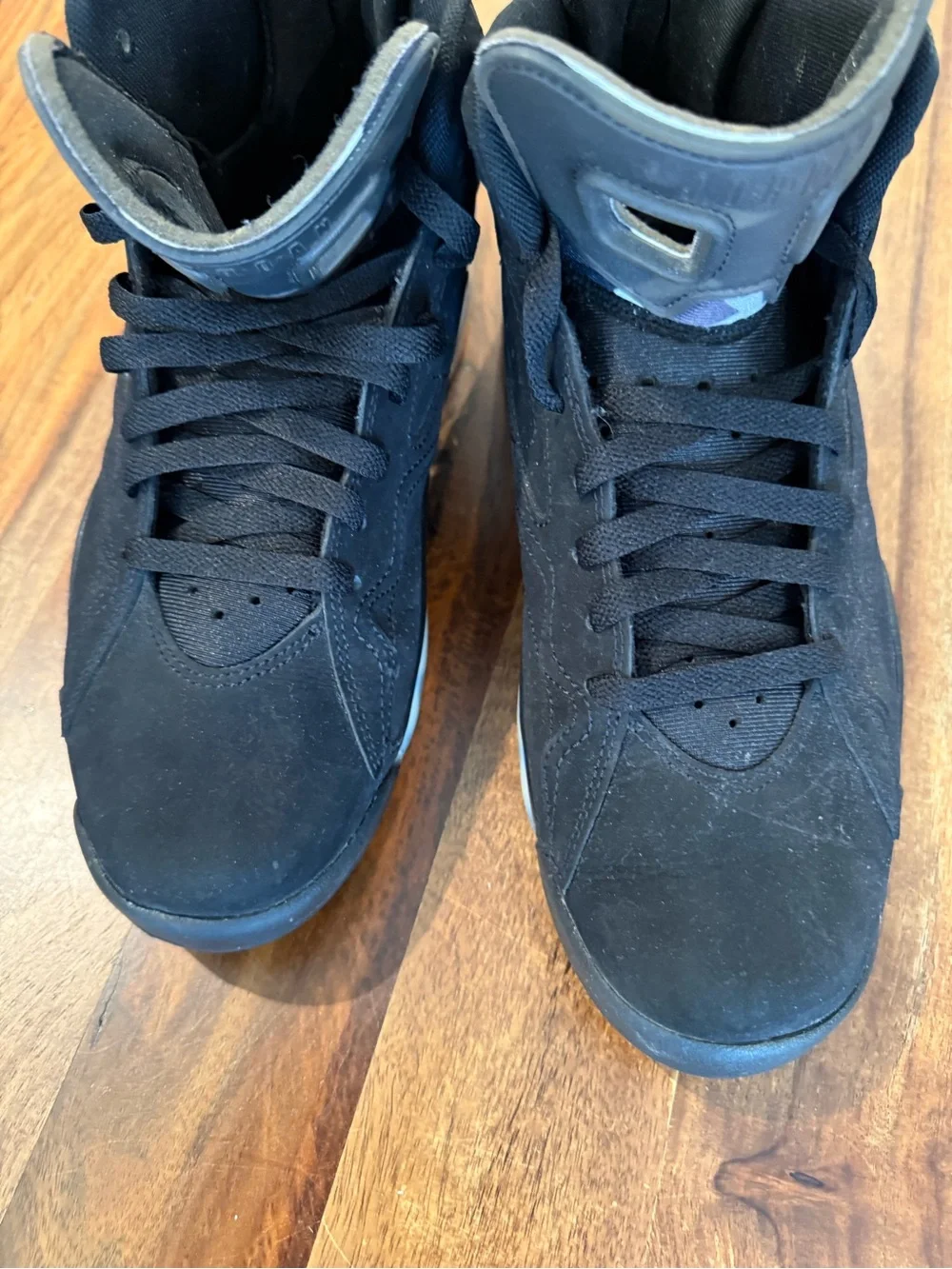 Jordan Black and Blue MVP black royal size 9 men like new